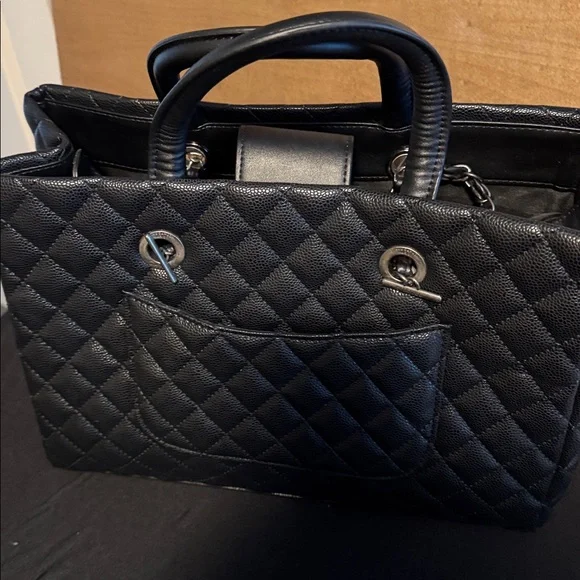 Large quilted tote bag with removable bag organizer - Picture 11 of 11